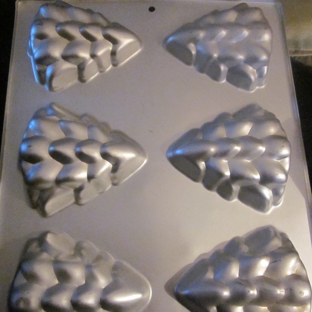 1984 WILTON 6 PINE TREE Pan Candy/CAKE BAKING TRAY